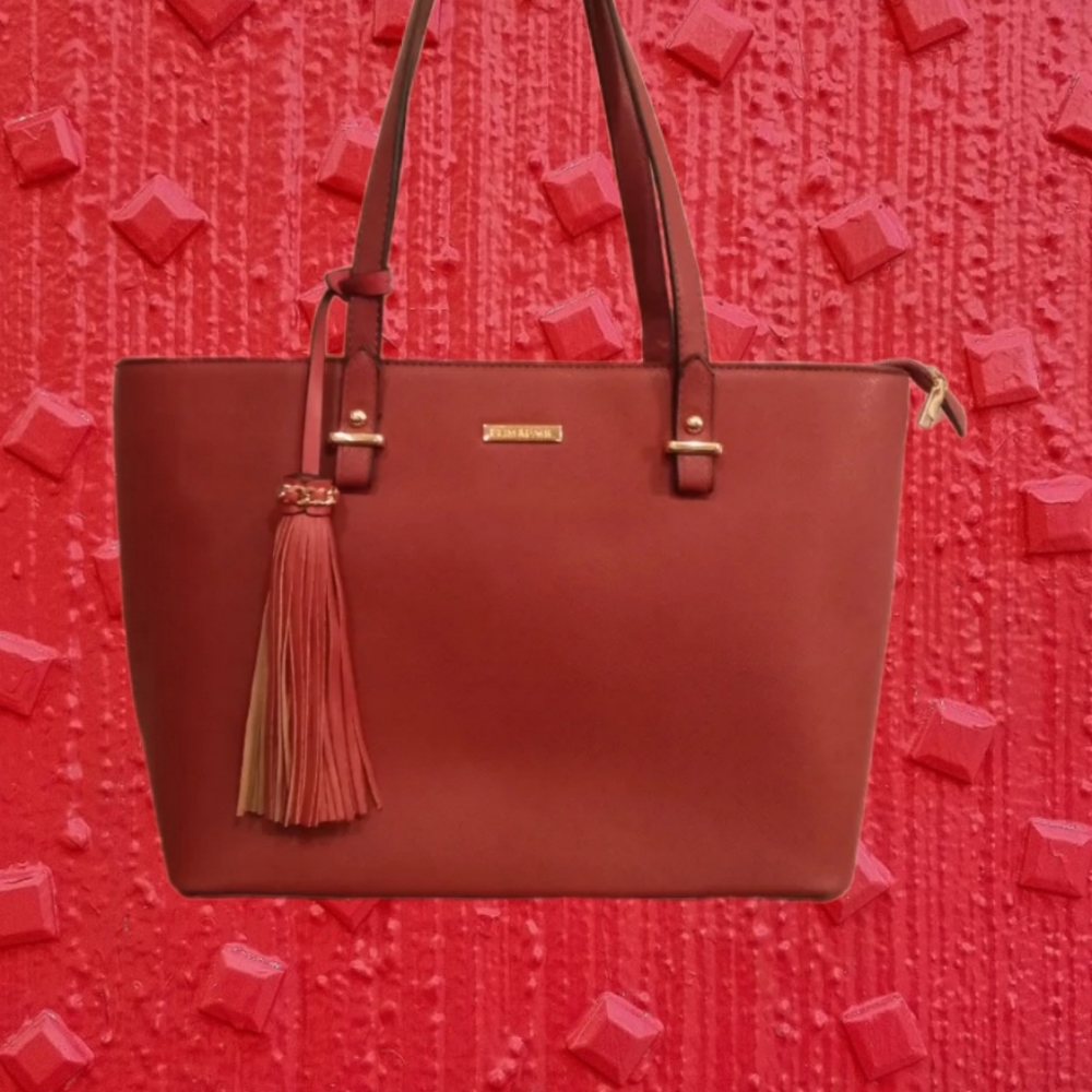 Purse Elim and Paul red bag designer